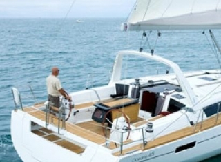  Renta de barcos sin patrón 